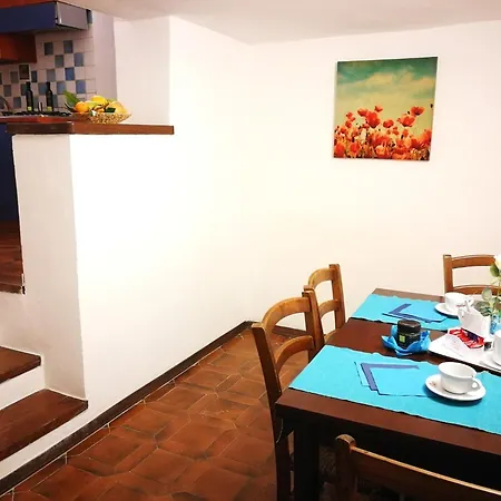 Casa vacanze Charming In With Pool & Garden Maida