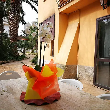 Holiday home Charming In With Pool & Garden Maida