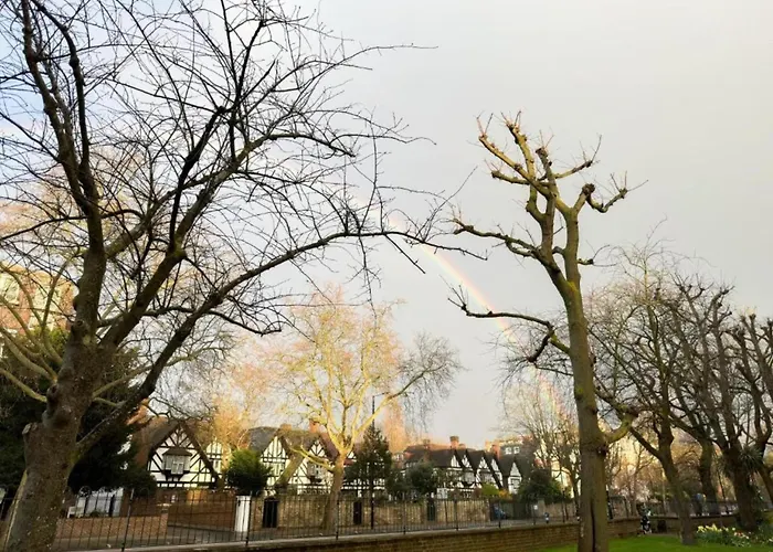 Charming In With Pool & Garden Casa de Férias Maida