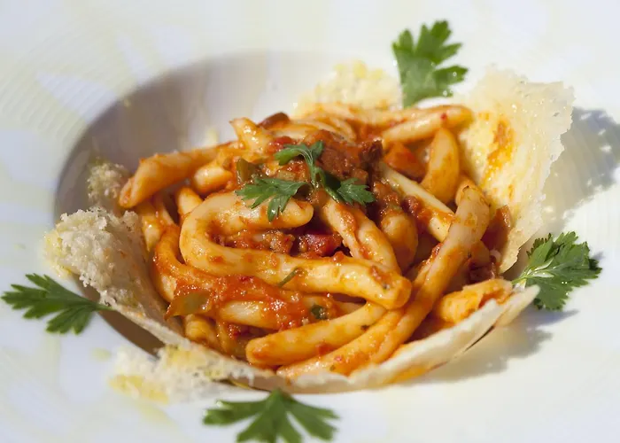 Charming In With Pool & Garden Maida